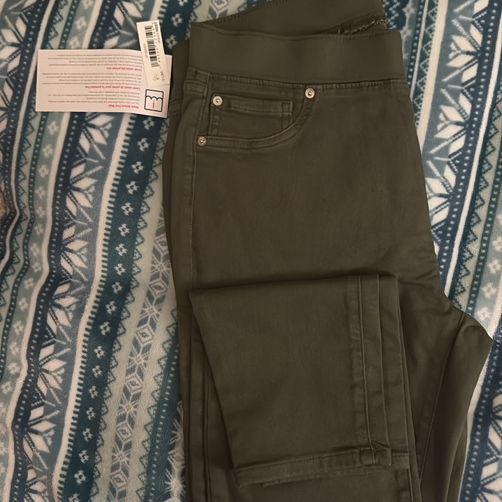 New Amazon Essentials Dark Green Pants - Picture 3 of 8